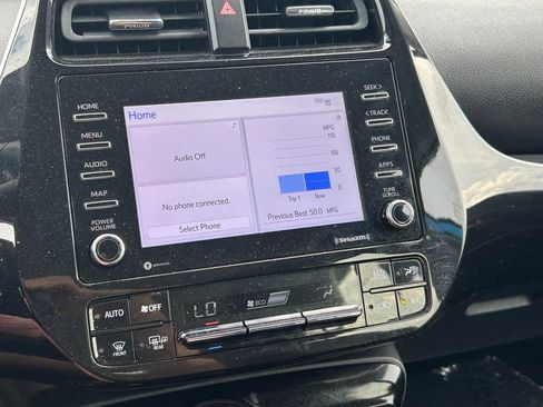 Used 2021 Toyota Prius XLE FWD image 29