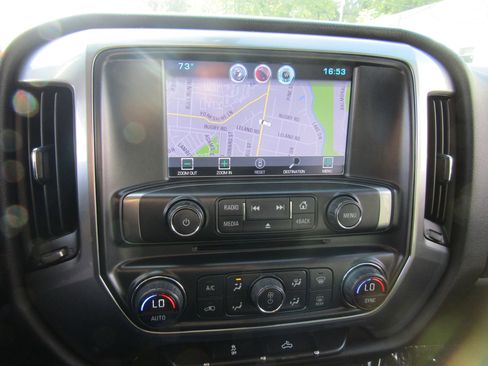 Used 2015 Chevrolet Silverado 2500 LT w/ LT Convenience Package image 26