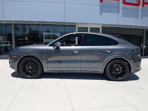 New 2025 Porsche Cayenne Coupe image 2