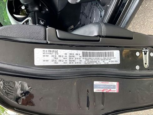 Used 2019 Jeep Grand Cherokee Laredo RWD image 14