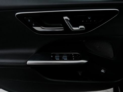 Used 2022 Mercedes-Benz C 300 4MATIC Sedan image 12