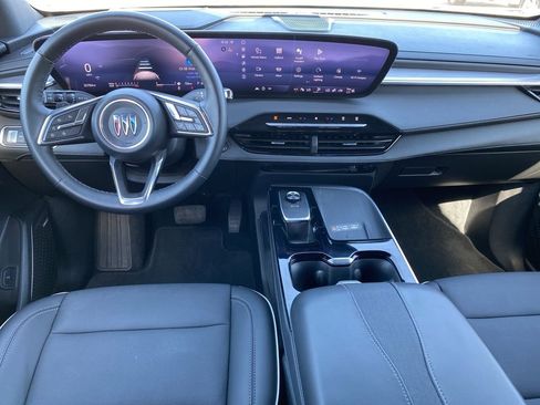 Used 2025 Buick Enclave Preferred image 4