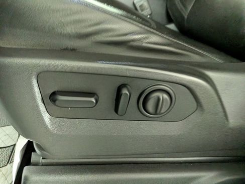 Used 2020 Chevrolet Silverado 1500 LTZ image 17