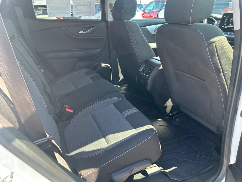 Used 2024 Chevrolet Blazer LT w/ Convenience Package FWD image 17