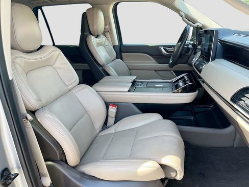 Used 2024 Lincoln Navigator L Reserve AWD/4WD image 31