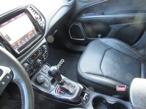 Used 2021 Jeep Compass Limited w/ Sun and Sound Group image 33