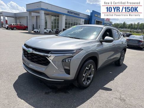 Used 2024 Chevrolet Trax LT w/ Driver Confidence Package FWD image 1