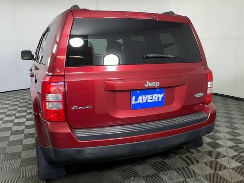 Used 2014 Jeep Patriot Latitude AWD/4WD image 9