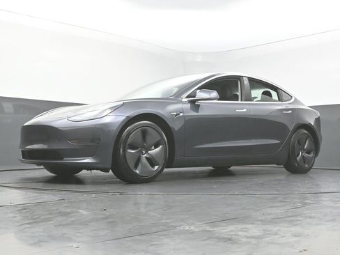 Used 2018 Tesla Model 3 Long Range image 49