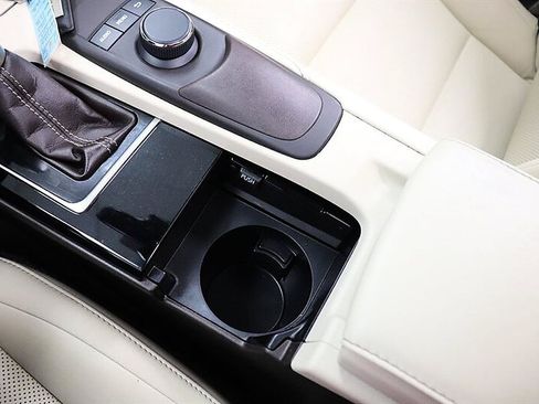 Used 2017 Lexus ES 350 w/ Premium Package FWD image 30