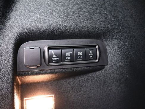 Used 2018 Ford Explorer Limited AWD/4WD image 39