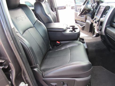Used 2018 RAM 2500 Laramie w/ Convenience Group AWD/4WD image 11