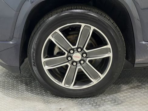 Used 2018 GMC Acadia Denali image 37