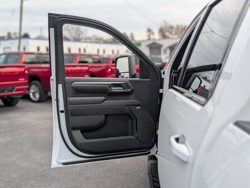 Used 2025 GMC Sierra 2500 AT4 w/ AT4 Premium Plus Package image 33