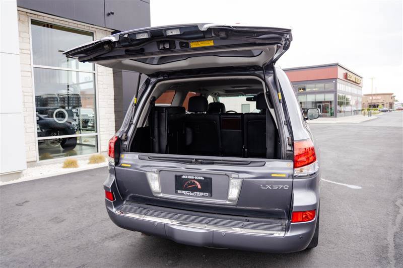 Used 2015 Lexus LX 570 4WD w/ Luxury Package image 8