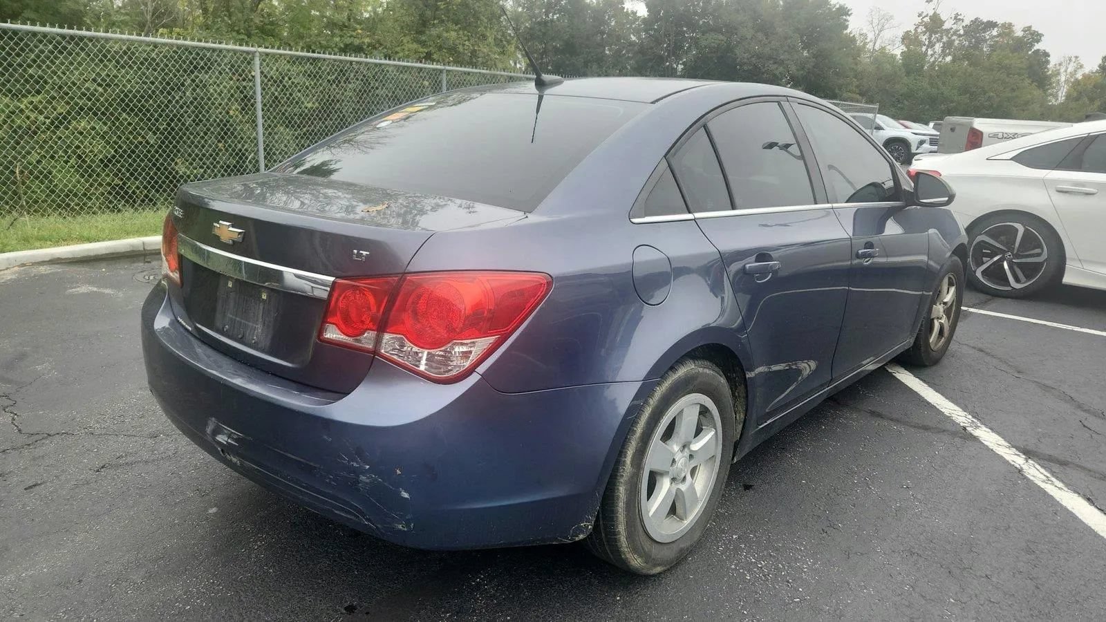 Used 2014 Chevrolet Cruze LT FWD image 2