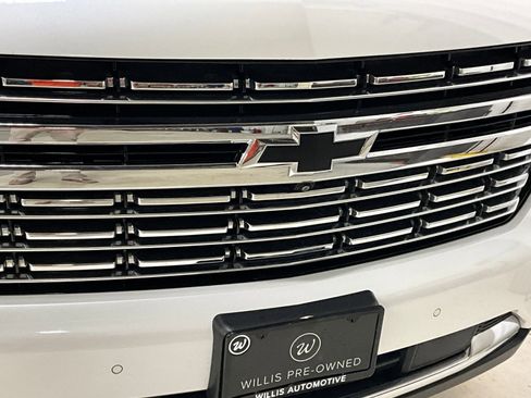 Used 2021 Chevrolet Suburban Premier w/ Premium Package image 27