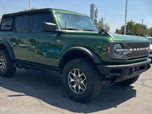 Used 2024 Ford Bronco Badlands AWD/4WD image 3