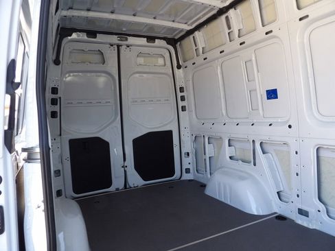 Used 2025 Mercedes-Benz Sprinter 2500 image 30
