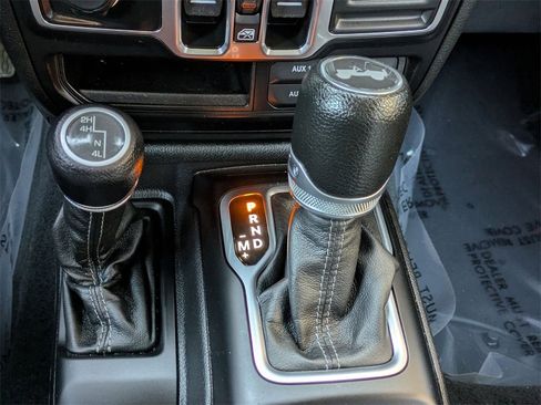 Used 2024 Jeep Wrangler Sport S image 24