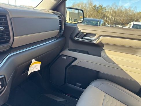 Used 2025 Chevrolet Silverado 1500 ZR2 w/ Technology Package image 22