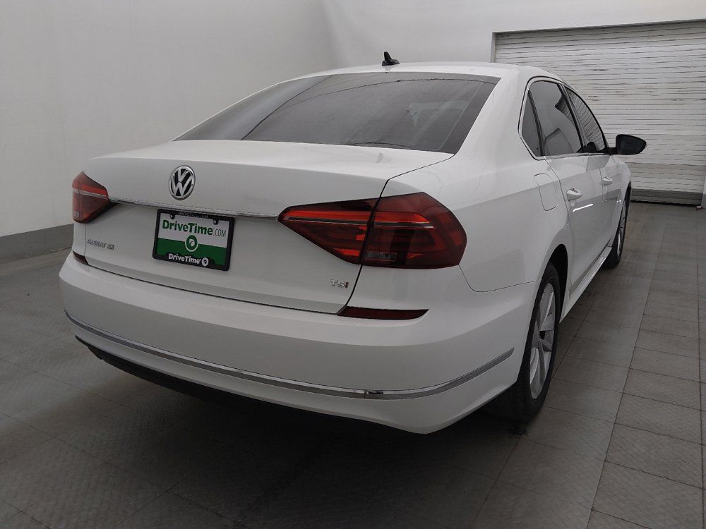 Used 2018 Volkswagen Passat 2.0T SE w/ SE Lighting Package FWD image 9