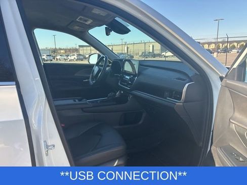 Used 2024 Toyota Grand Highlander XLE image 9