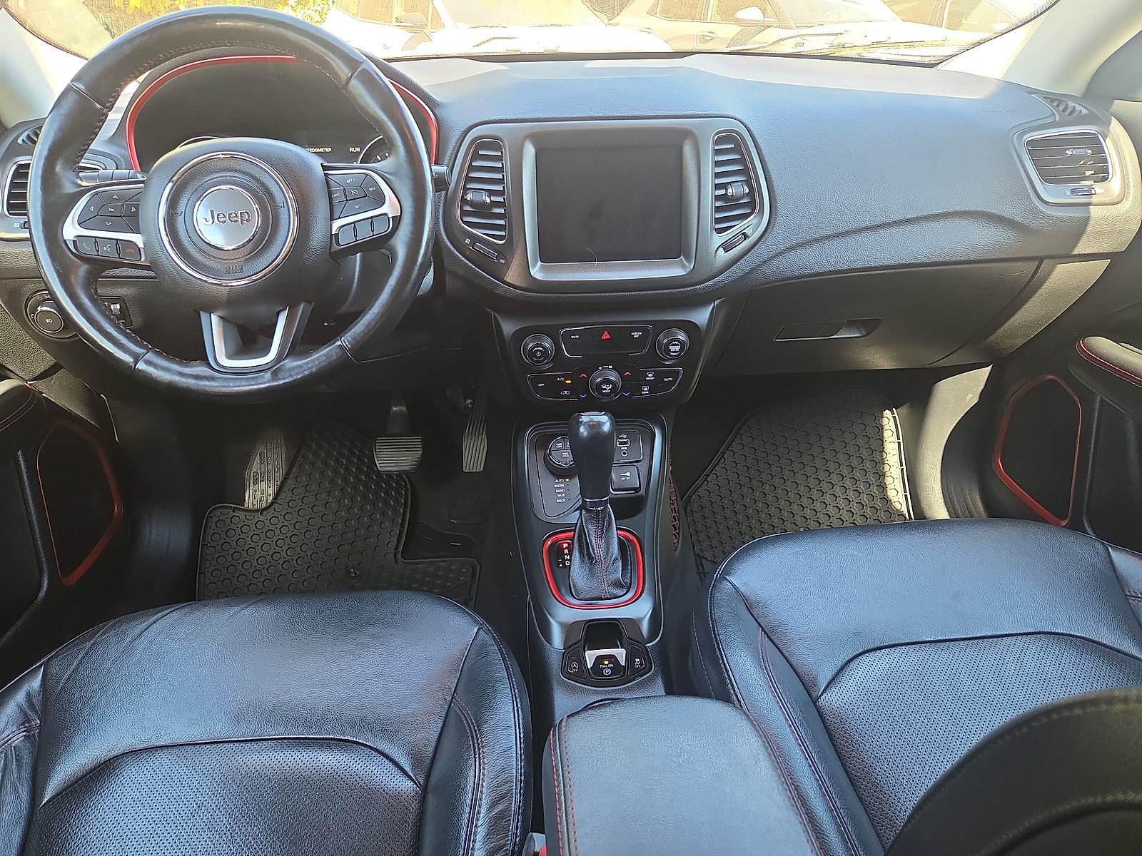 Used 2018 Jeep Compass Trailhawk w/ Leather Interior Group AWD/4WD image 23