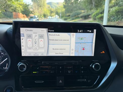 Used 2020 Toyota Highlander Platinum image 22