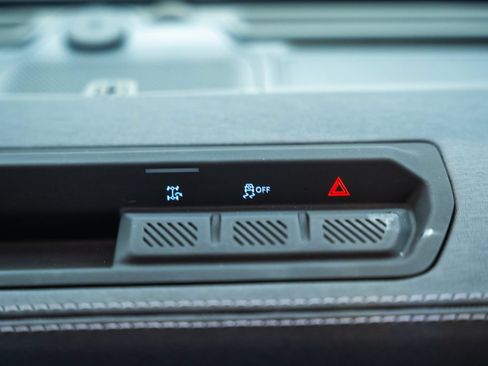 Used 2025 Ford Bronco Outer Banks AWD/4WD image 26