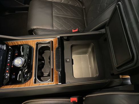 Used 2022 Jeep Grand Wagoneer Series III w/ Flexible Seating Group image 19