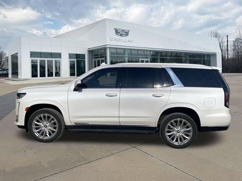 Used 2023 Cadillac Escalade Premium Luxury AWD/4WD image 6