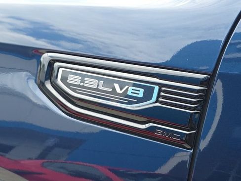 Used 2022 GMC Sierra 1500 Elevation w/ LPO, Elevation Black Package AWD/4WD image 13