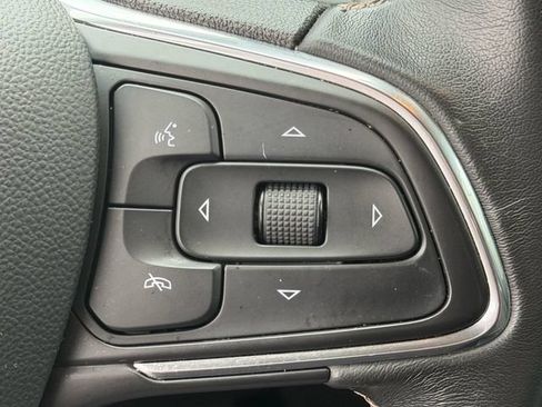Used 2023 Buick Encore GX Select w/ Sport Touring Package FWD image 22