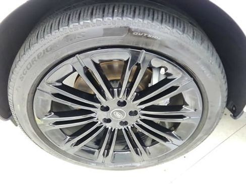 Used 2025 Land Rover Range Rover SE image 59