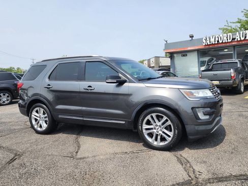 Used 2016 Ford Explorer XLT w/ Equipment Group 202A image 2