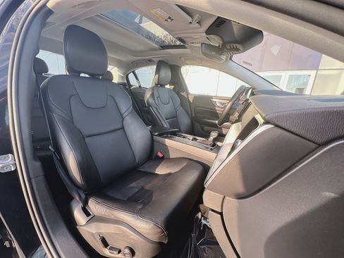 Used 2020 Volvo S60 T6 Momentum w/ Protection Package Premier image 27