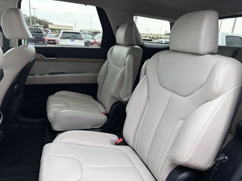 Used 2022 Hyundai Palisade SEL w/ Premium Package image 6