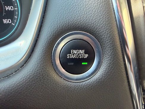 Used 2021 Chevrolet Traverse Premier w/ LPO, Floor Liner Package AWD/4WD image 17