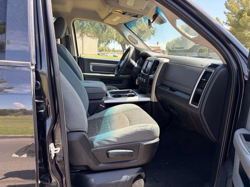 Used 2017 RAM 1500 Classic SLT AWD/4WD image 9