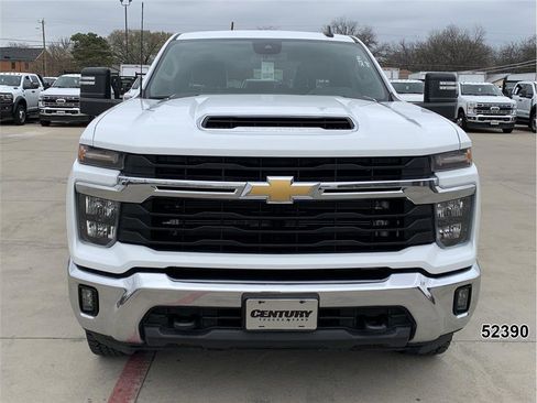 Used 2024 Chevrolet Silverado 2500 LT w/ Convenience Package image 11