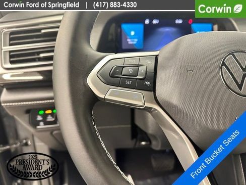 Used 2025 Volkswagen Atlas Cross Sport SE AWD/4WD image 29