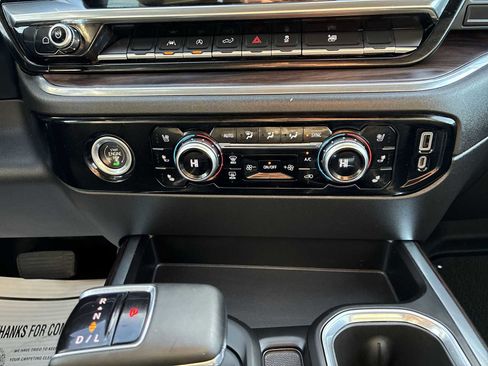 Used 2023 GMC Sierra 1500 SLT image 17