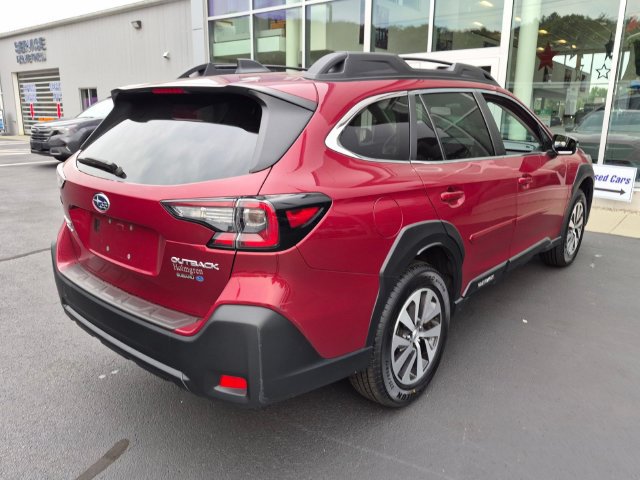 Used 2025 Subaru Outback Premium AWD/4WD image 3
