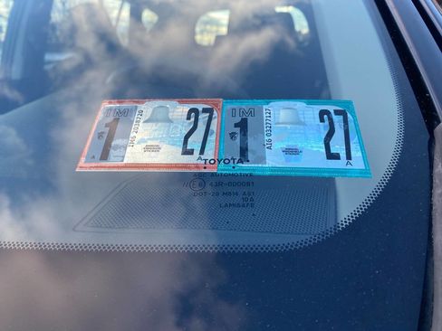 Used 2018 Toyota RAV4 LE w/ All Weather Liner Package image 35