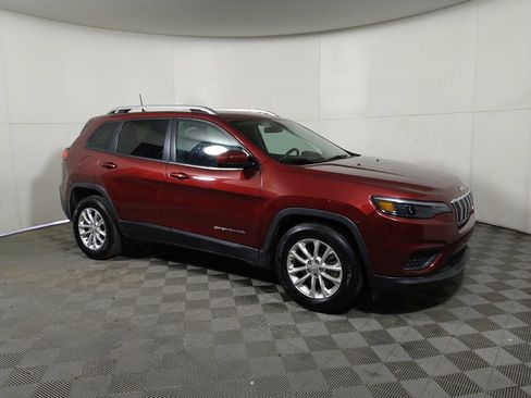 Used 2020 Jeep Cherokee Latitude w/ Cold Weather Group FWD image 11