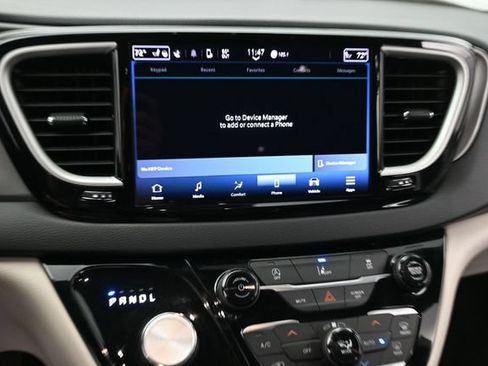 Used 2022 Chrysler Pacifica Touring-L FWD image 22
