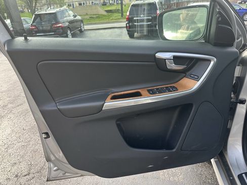 Used 2017 Volvo XC60 T5 Inscription w/ Advanced Package image 7