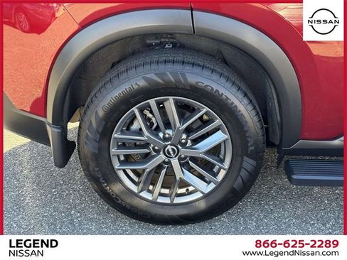 Used 2023 Nissan Rogue S image 9