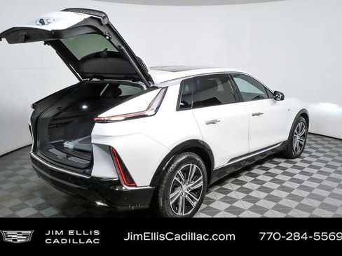 Used 2025 Cadillac Lyriq Luxury w/ LPO, Floor Liner Package AWD/4WD image 25